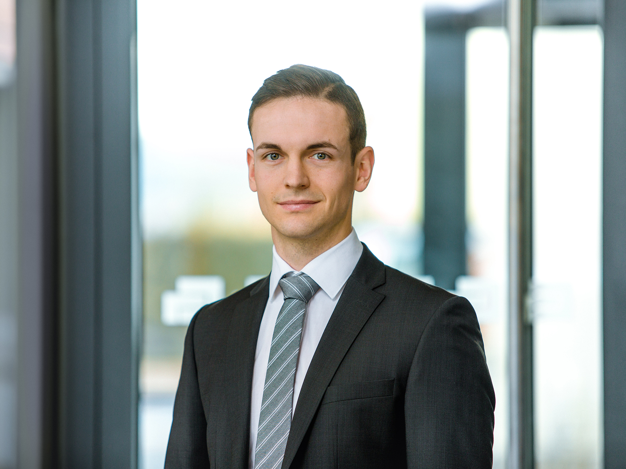 Maximilian Ocker Sales Manager Glass Technology bei Grenzebach