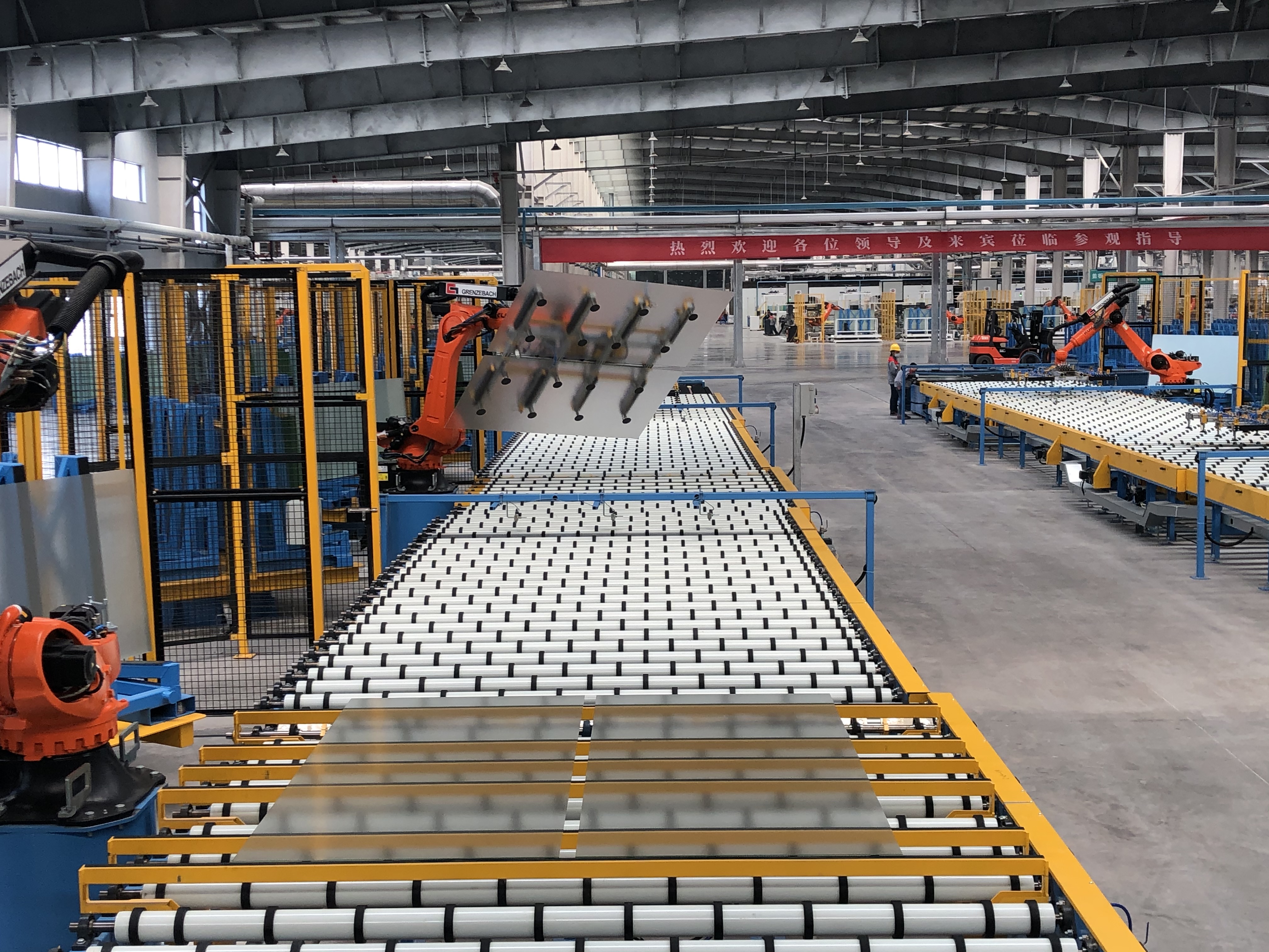 Grenzebach Produktionstechnologie für Strukturglas