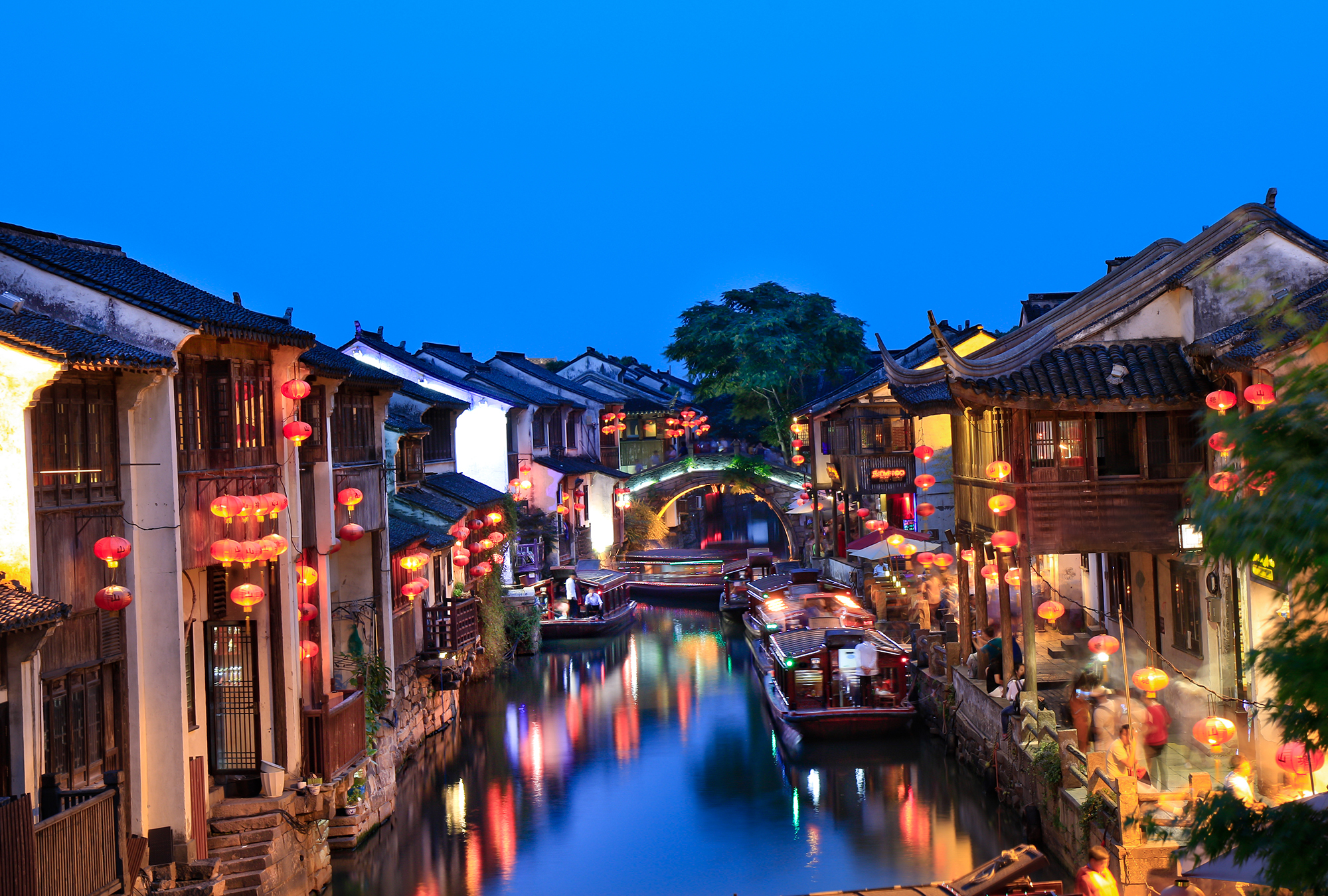 Jiashan is a county in the Zhejiang province and offers numerous opportunities for excursions.
