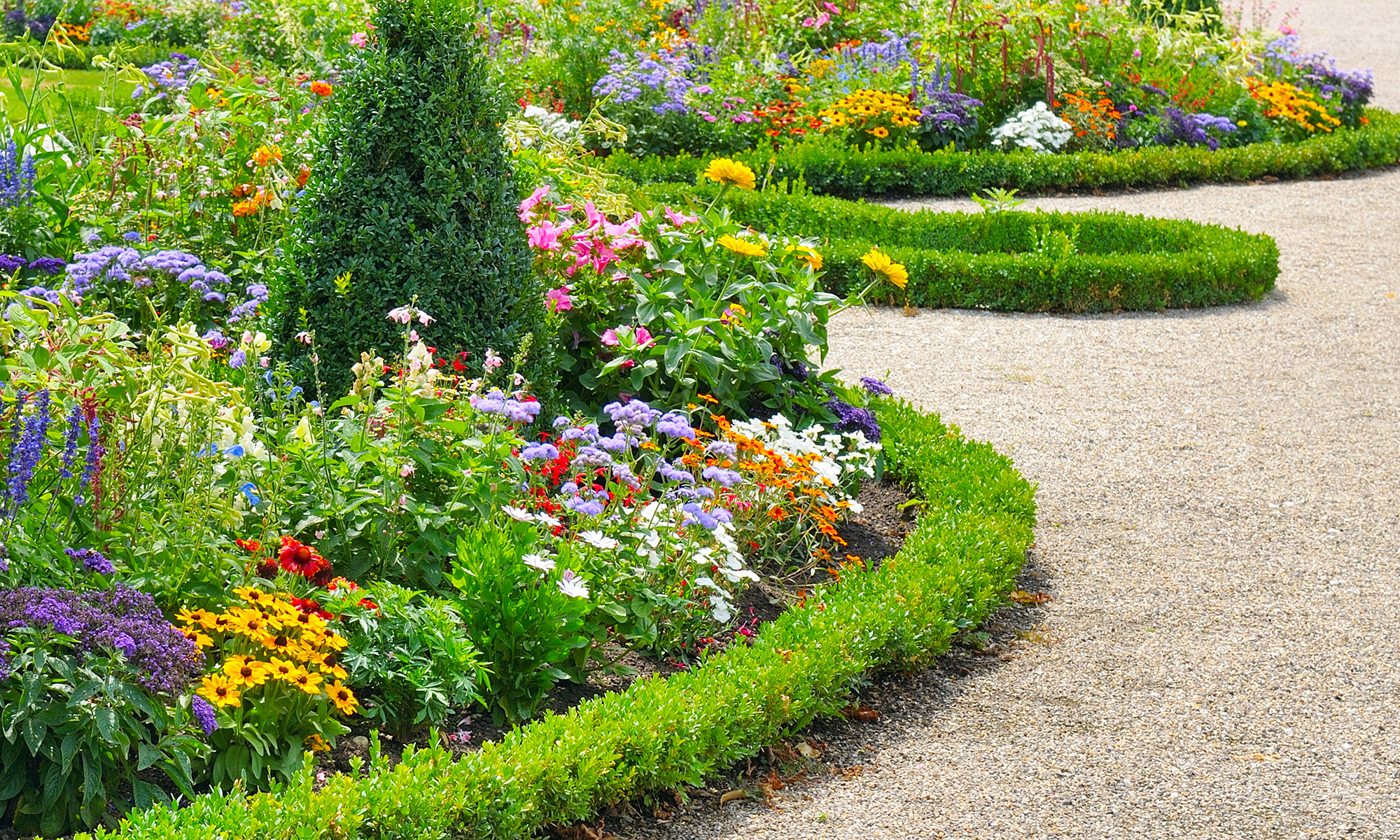 The Dunaway Gardens are one of the largest natural rock and flower gardens in the south of USA