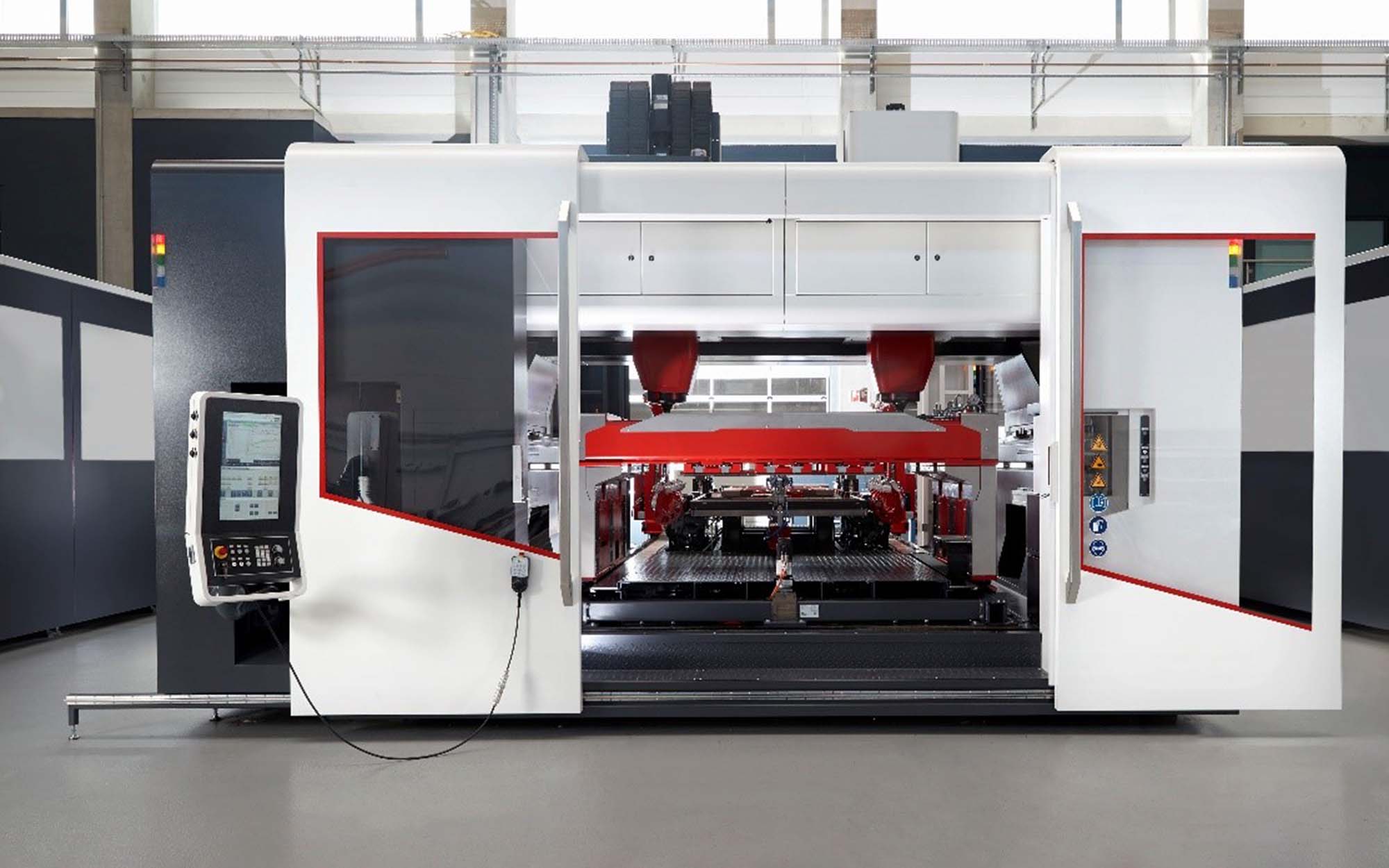 The double-spindle FSW gantry machine D-DSM from Grenzebach enables even faster and more efficient work using its two independently operating welding heads.  © Grenzebach