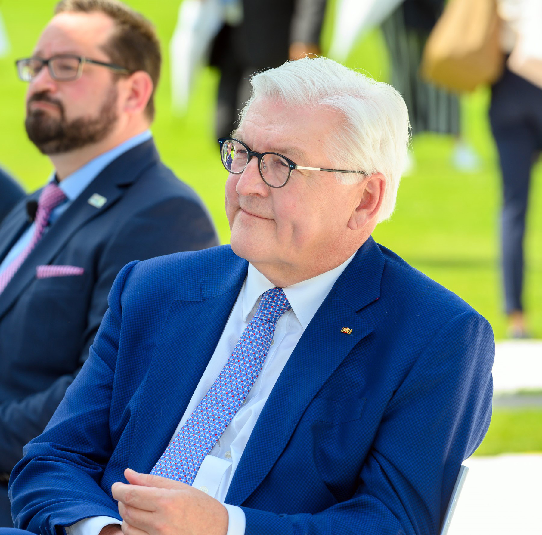 Bundespräsident Frank-Walter Steinmeier (rechts) und der Generalsekretär der Deutschen Bundesstiftung Umwelt (DBU), Alexander Bonde, freuen sich auf Tausende Gäste bei der Woche der Umwelt. (C) Peter Himsel, DBU