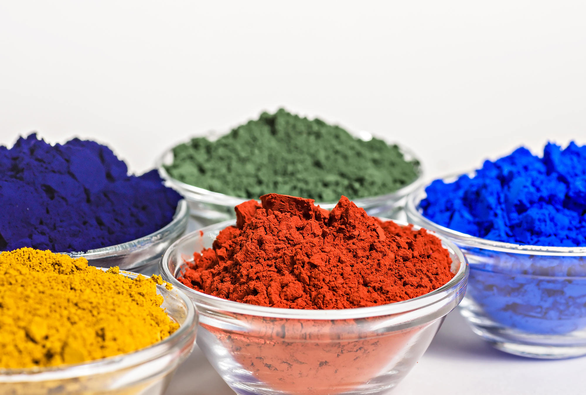 Grinding pigments