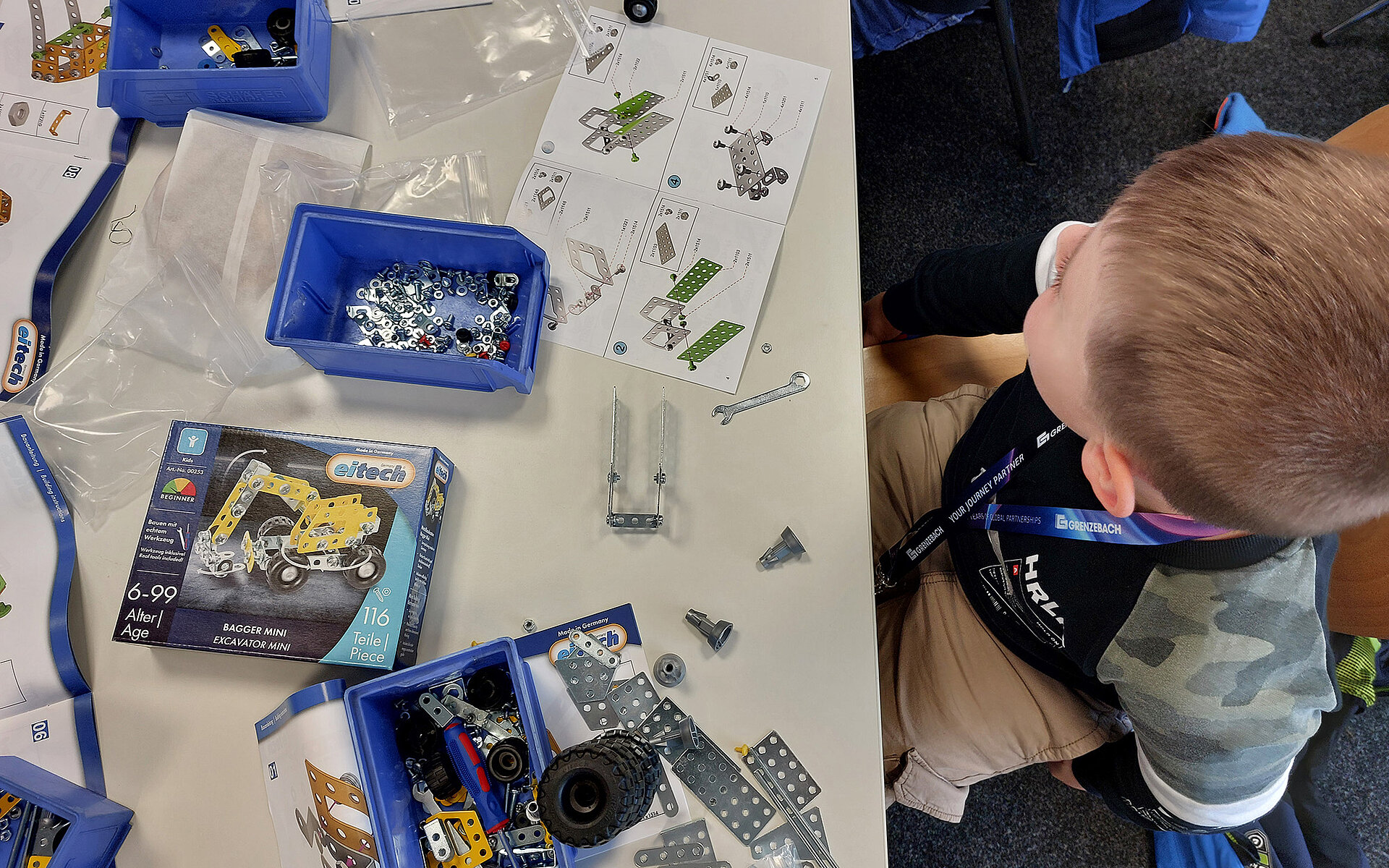 Die Kinder hatten unter anderem die Möglichkeit, Fahrzeuge selbst zusammenzubauen.