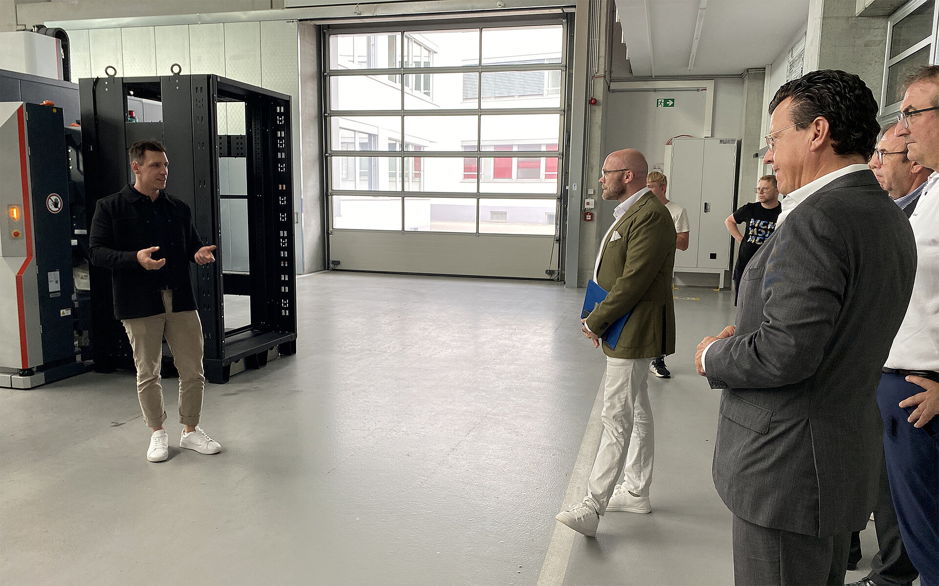 Dr. Mehring besucht Grenzebach DCS